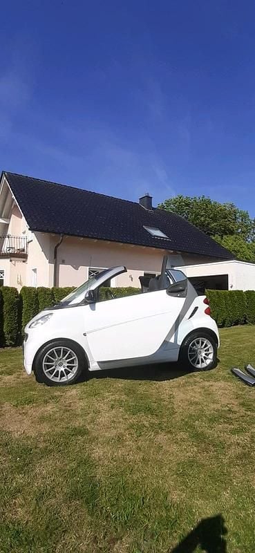 Weiß Gebraucht 2010 Smart ForTwo Cabrio Passion Cabrio | 3.650 € (Superpreis) - Bild 1/4