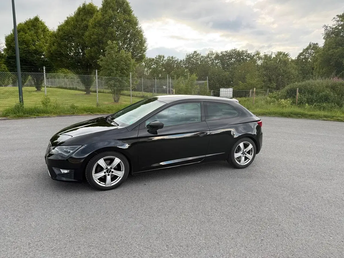 Używany Seat Leon FR 150 KM (110 kW) 2015 Czarny Coupe
