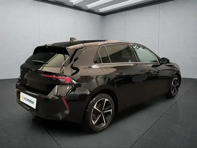 Gebraucht Opel Astra 131 PS (96 kW) 2025 Schwarz Kleinwagen