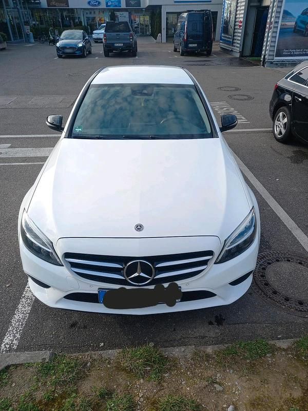 Gebraucht Mercedes C300 258 PS (189 kW) 2019 Weiß Limousine