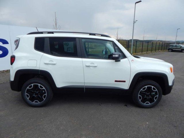 Gebraucht Jeep Renegade Trailhawk 170 PS (125 kW) 2017 Weiß SUV