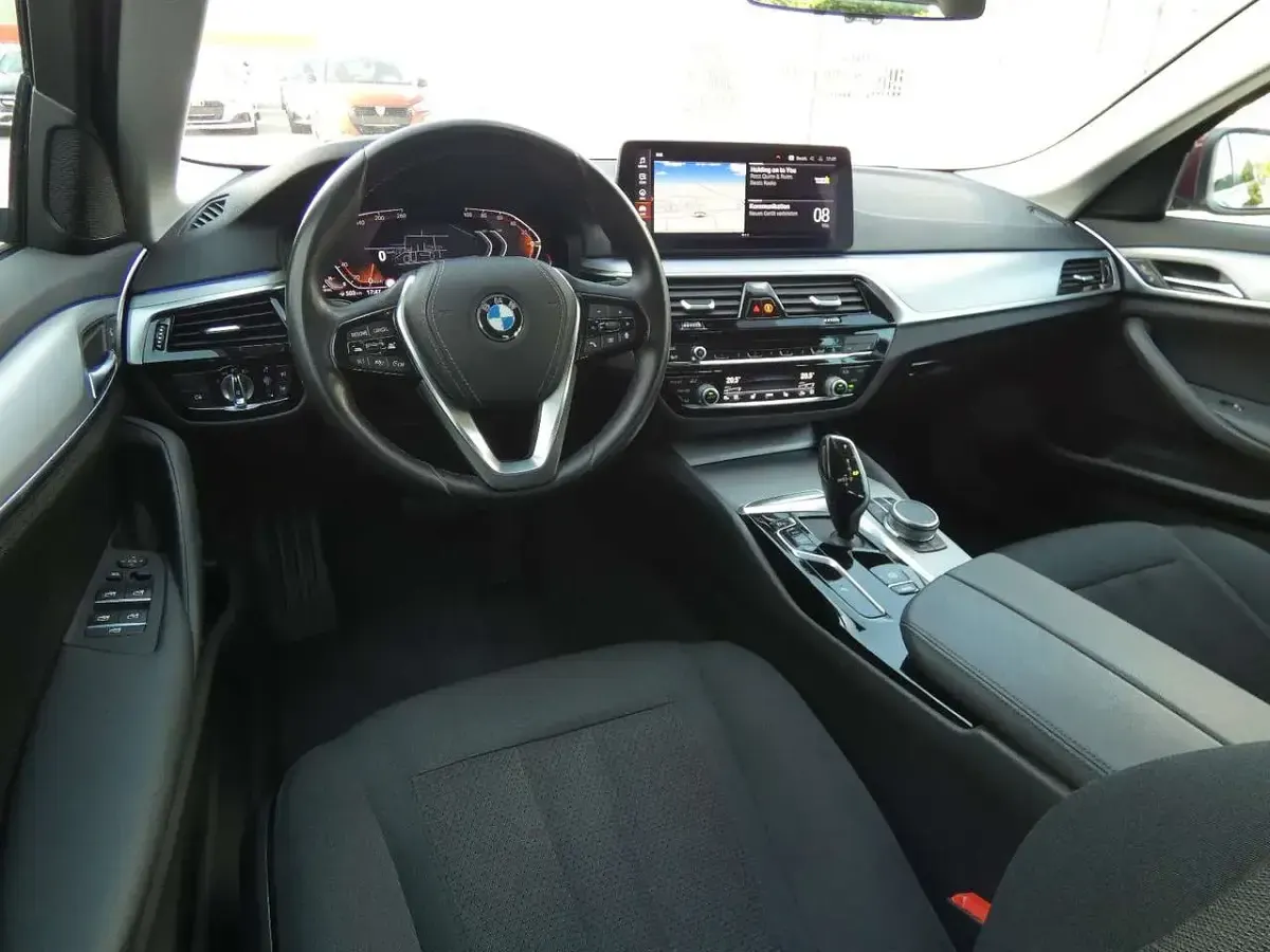 Gebraucht BMW 520 190 PS (139 kW) 2021 Aventurinrot iii Kombi
