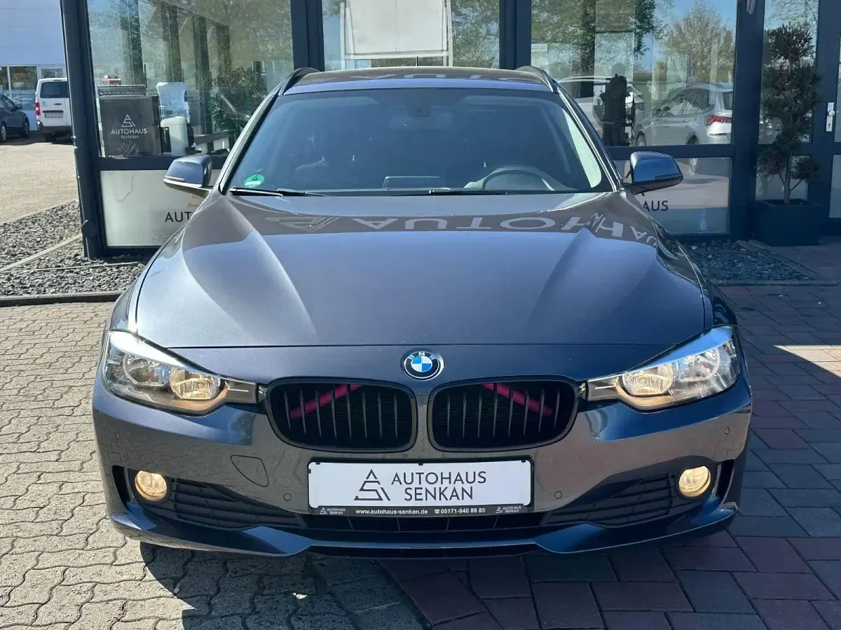 Gebraucht BMW 320 184 PS (135 kW) 2013 Grau Kombi