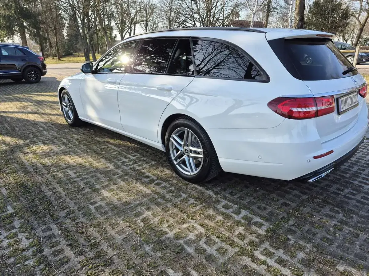 Gebraucht Mercedes E220 194 PS (142 kW) 2018 Kombi