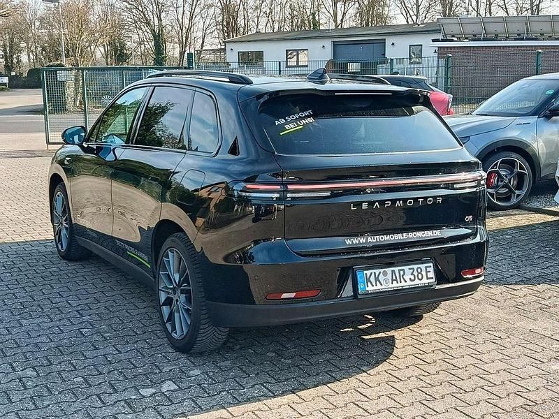 Gebraucht Leapmotor C10 215 PS (158 kW) 2025 Metallic black SUV