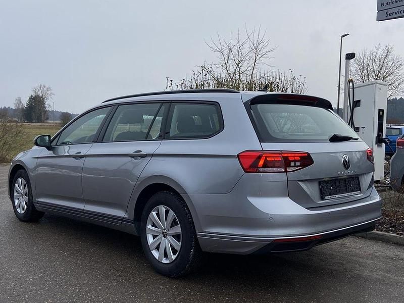 Gebraucht VW Passat 150 PS (110 kW) 2022 Silber Kombi