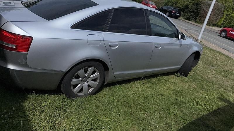 Silber Gebraucht 2007 Audi A6 Limousine | 2.100 € (Fairer Preis) - Bild 1/4