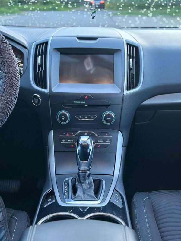 Weiß Gebraucht 2017 Ford S-MAX Business Edition Van / Kleinbus | 16.000 € - Bild 1/4