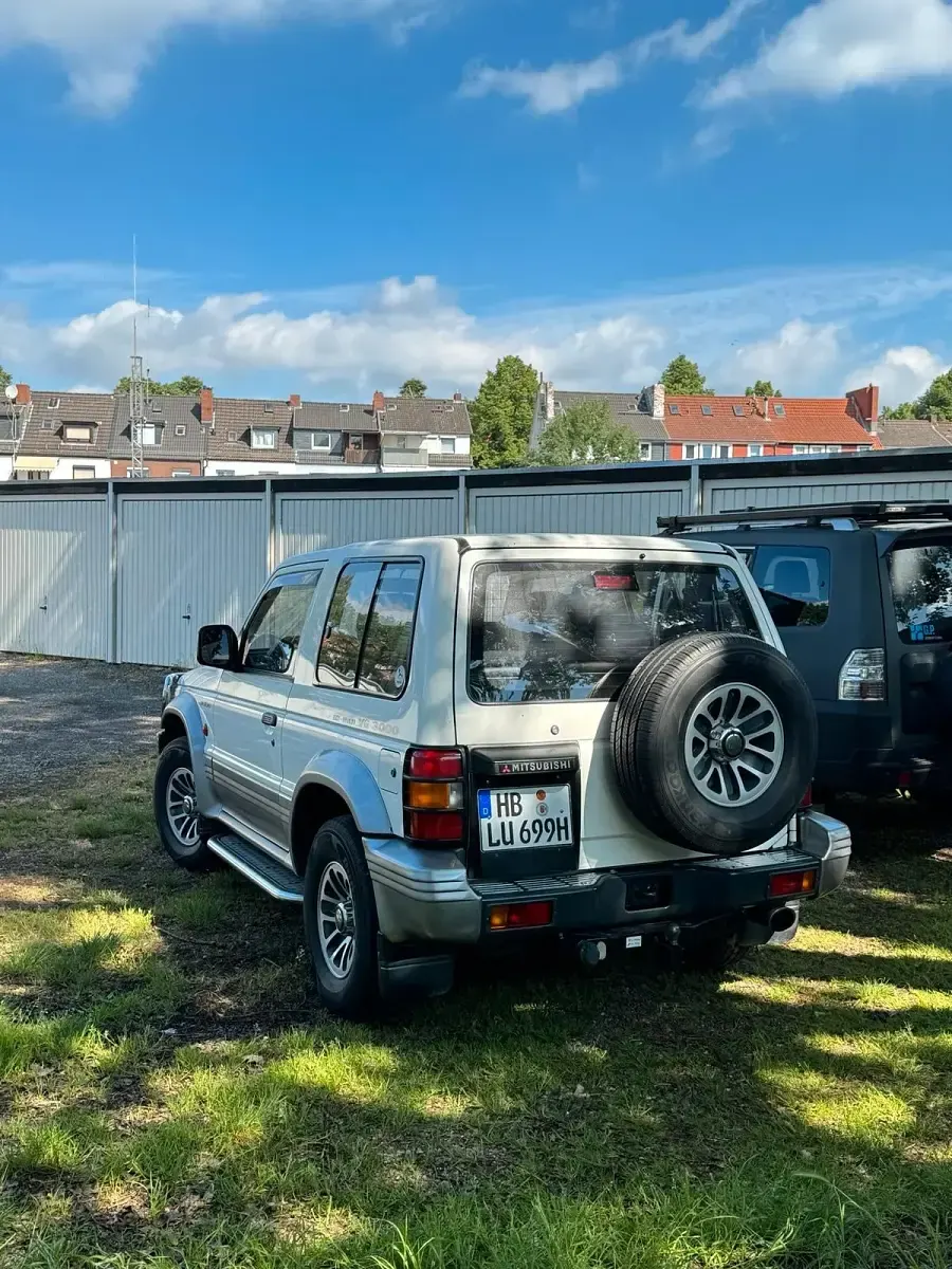 Gebraucht Mitsubishi Pajero 150 PS (110 kW) 1992 Weiß SUV