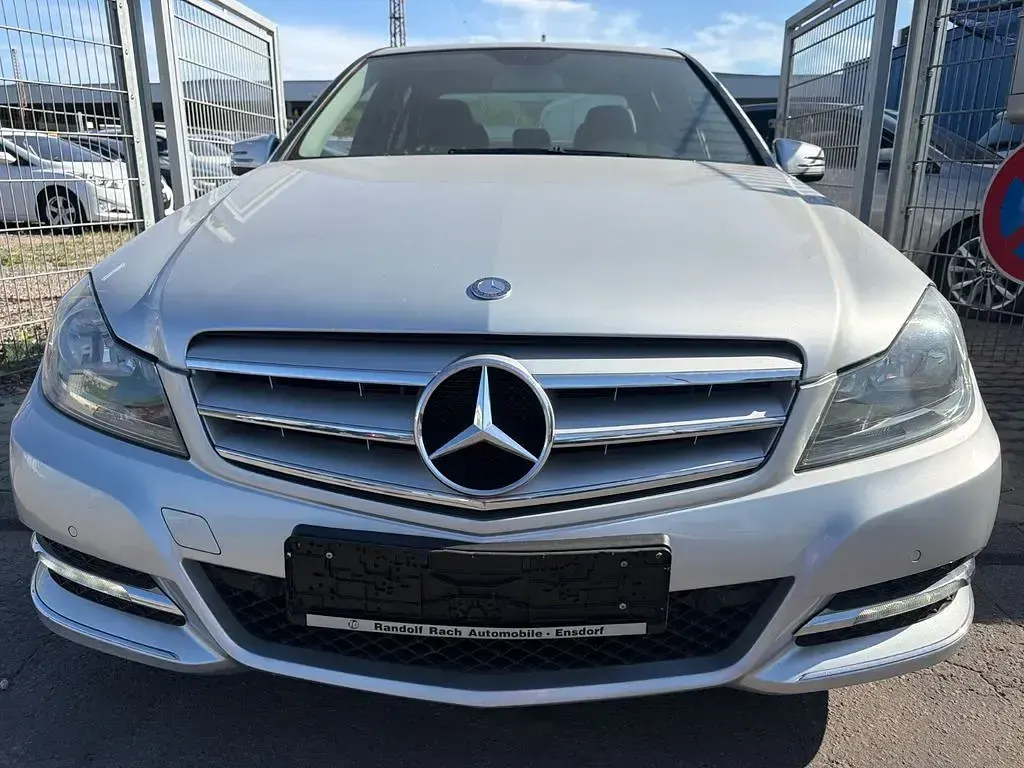 Gebraucht Mercedes C180 156 PS (114 kW) 2012 Silber Limousine