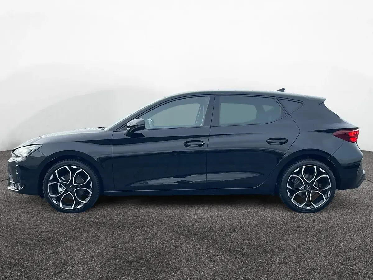 Usata Cupra Leon 150 CV (110 kW) 2025 Nero Berlina