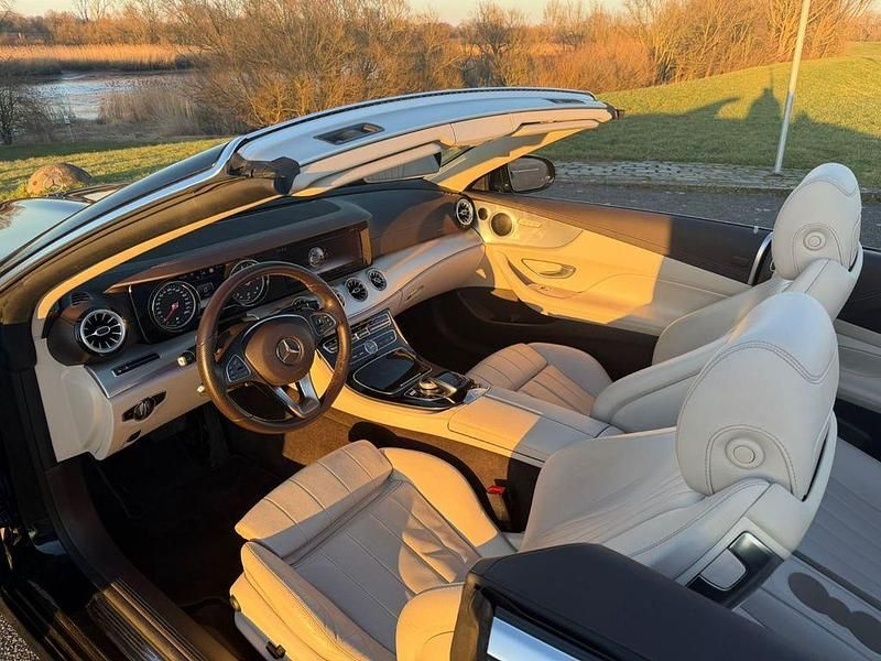 Gebraucht Mercedes E220 194 PS (142 kW) 2018 Schwarz Cabrio