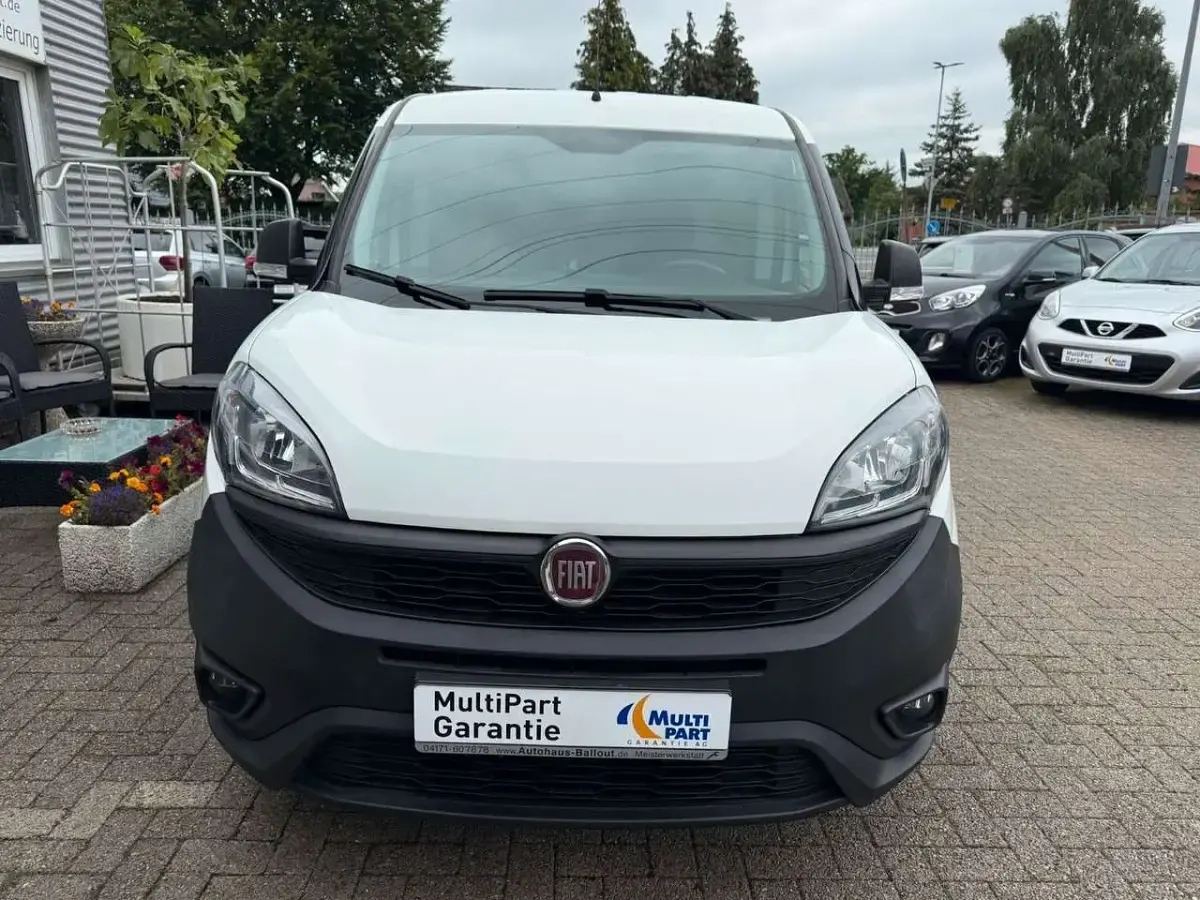Gebraucht Fiat Doblò 95 PS (69 kW) 2020 Weiß Van / Kleinbus