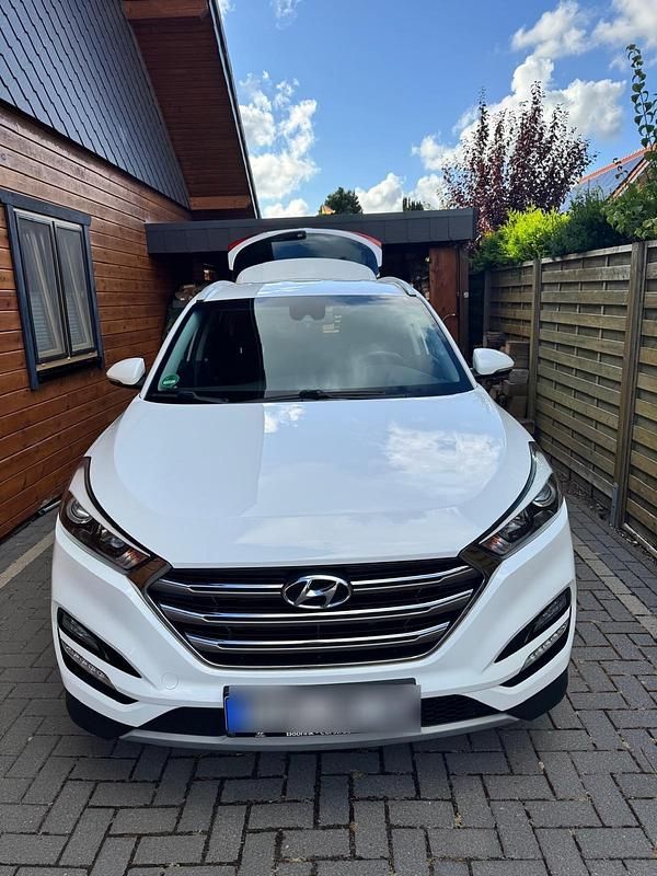 Weiß Gebraucht 2017 Hyundai Tucson SUV | 15.999 € (Fairer Preis) - Bild 1/4