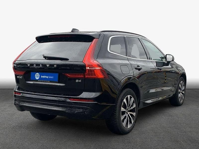 Używany Volvo XC60 Core 197 KM (144 kW) 2023 Czarny SUV