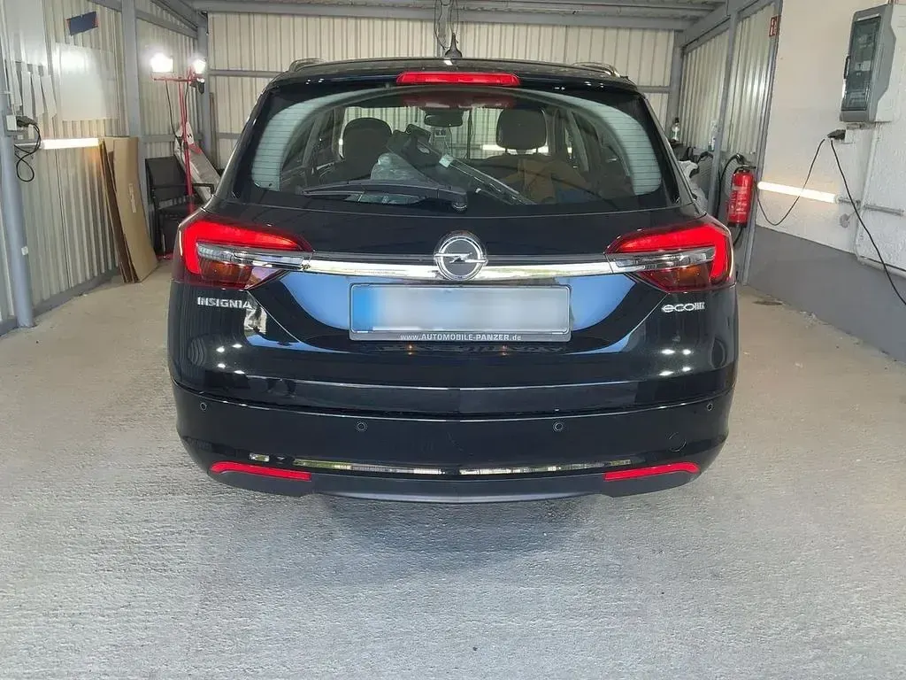 Gebraucht Opel Insignia 140 PS (102 kW) 2015 Schwarz Kombi