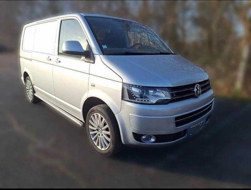 Gebraucht VW Transporter 179 PS (131 kW) 2014 Reflexsilber Van