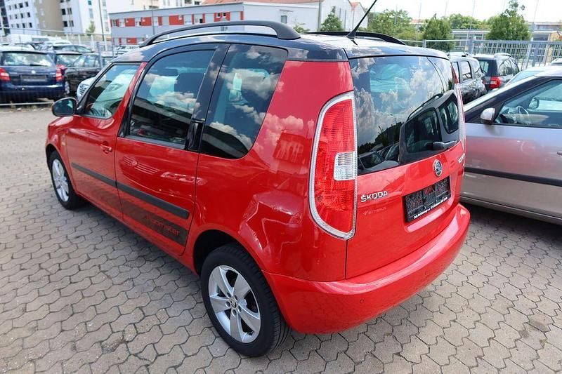 Gebraucht Skoda Roomster Fresh 86 PS (63 kW) 2013 Rot Van / Kleinbus