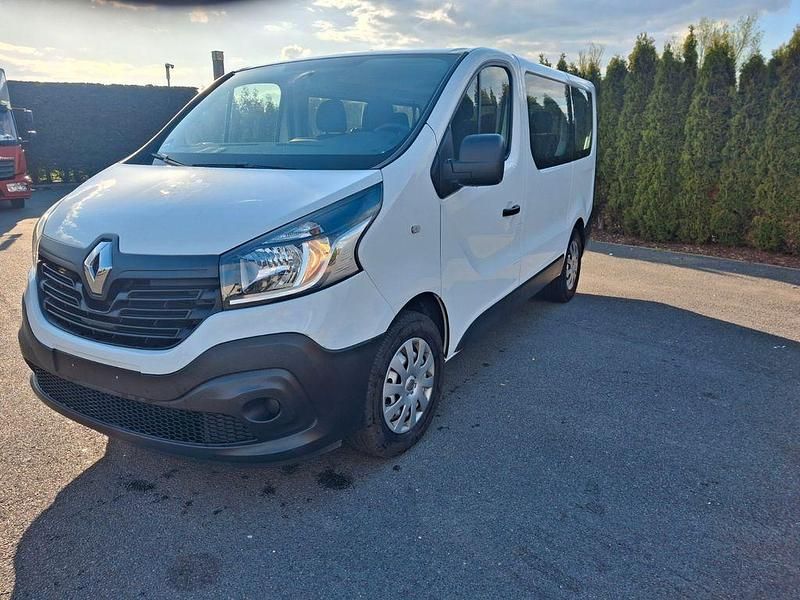 Second-hand Renault Trafic 121 CP (88 kW) 2019 Alb Monovolum
