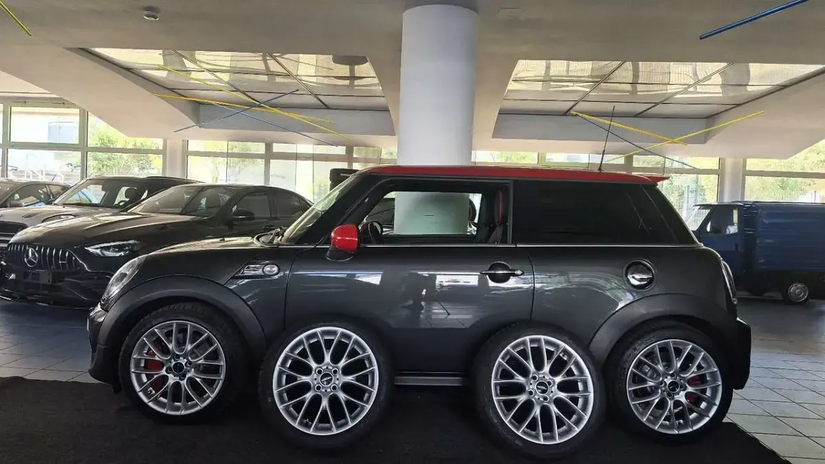Gebraucht Mini John Cooper Works 211 PS (155 kW) 2011 Eclipse grey Kleinwagen