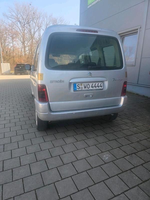 Gebraucht Citroën Berlingo 106 PS (77 kW) 2005 Silber Van / Kleinbus