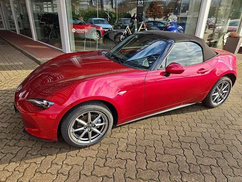 Neu Mazda MX5 Exclusive-Line 132 PS (97 kW) 2025 Soul red crystal m Cabrio