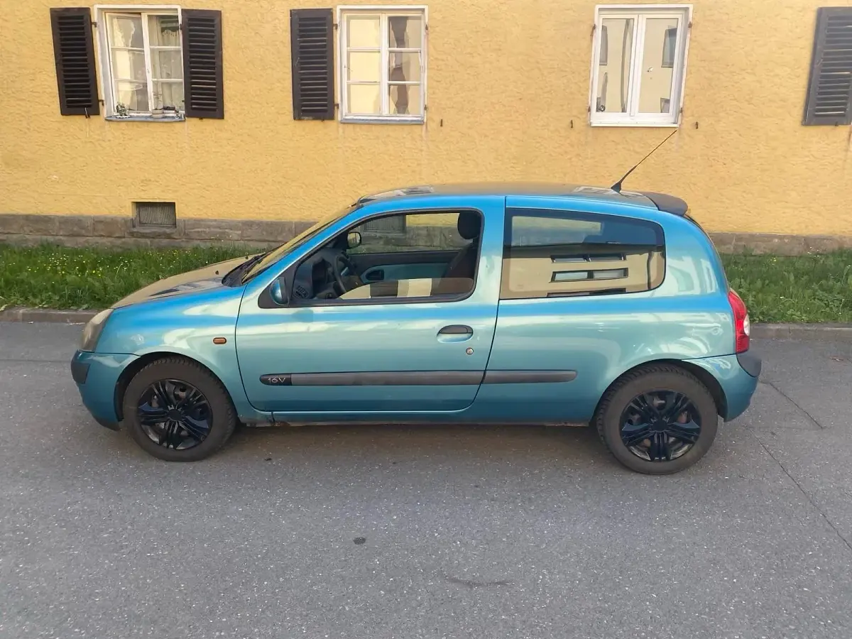 Gebraucht Renault Clio II 75 PS (55 kW) 2003 Blau Kleinwagen