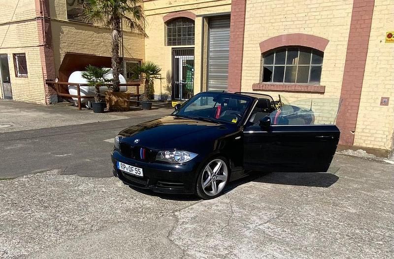 Schwarz Gebraucht 2010 BMW 135 Cabriolet Performance Cabrio | 16.500 € (Guter Preis) - Bild 1/4