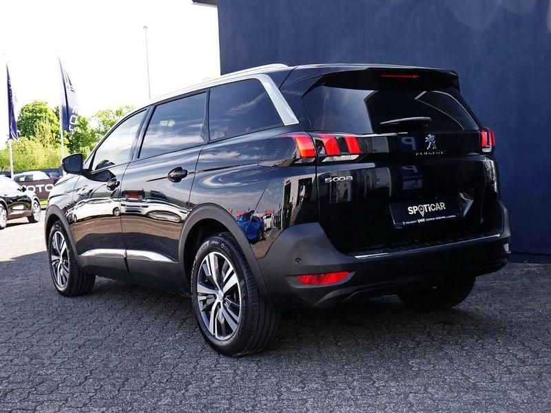 Gebraucht Peugeot 5008 Allure 131 PS (96 kW) 2023 Schwarz Van / Kleinbus