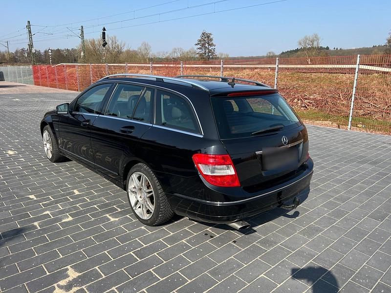 Gebraucht Mercedes C250 204 PS (150 kW) 2009 Schwarz Kombi