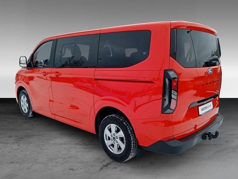 Gebraucht Ford Tourneo 136 PS (100 kW) 2025 Rot Van / Kleinbus
