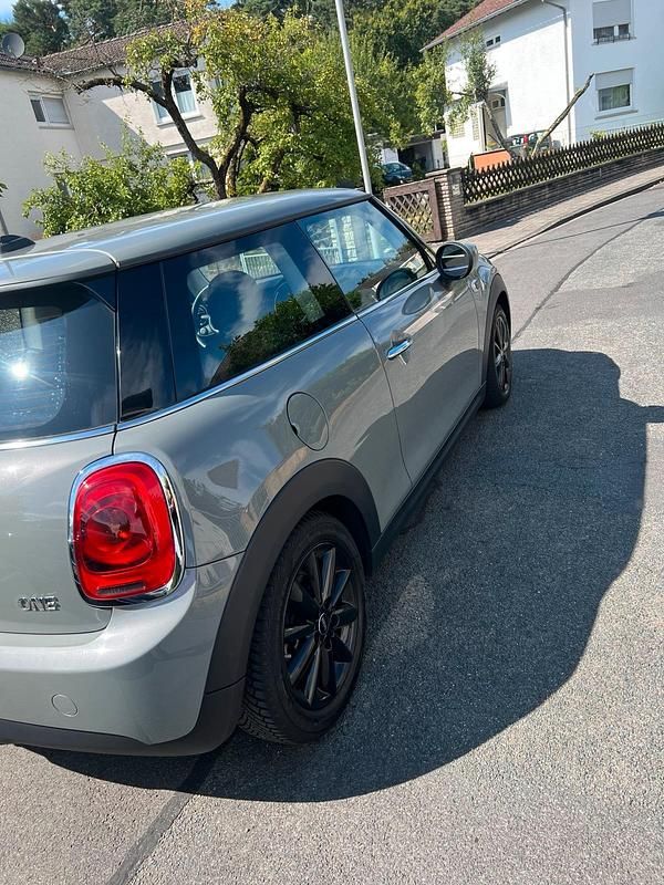Usata Mini ONE 75 CV (55 kW) 2019 Grigio Utilitaria