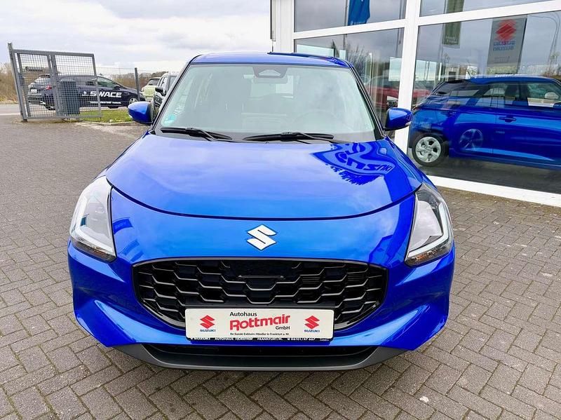 Gebraucht Suzuki Swift Comfort+ 83 PS (61 kW) 2025 Blau Kleinwagen