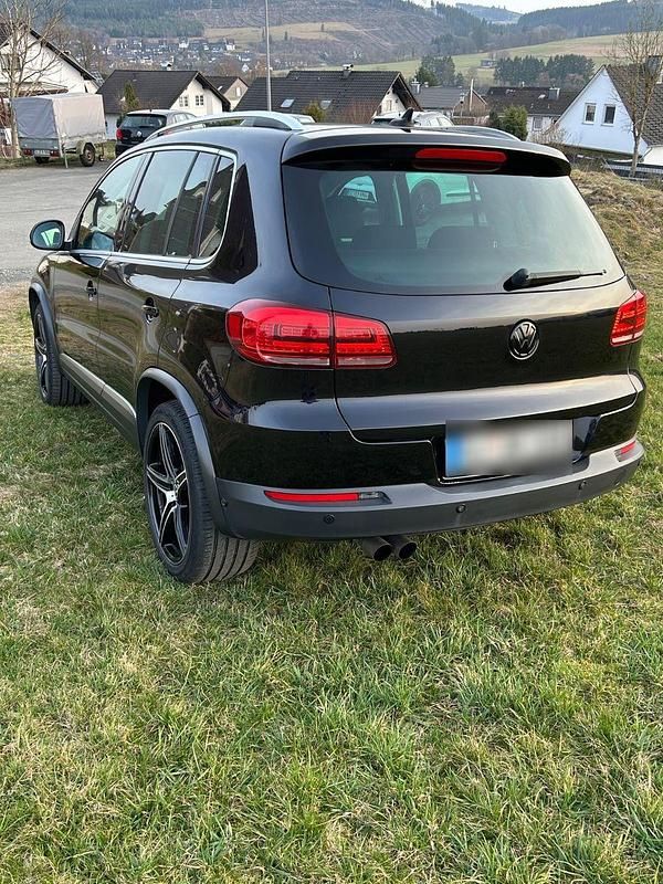 Gebraucht VW Tiguan 140 PS (102 kW) 2012 Schwarz SUV