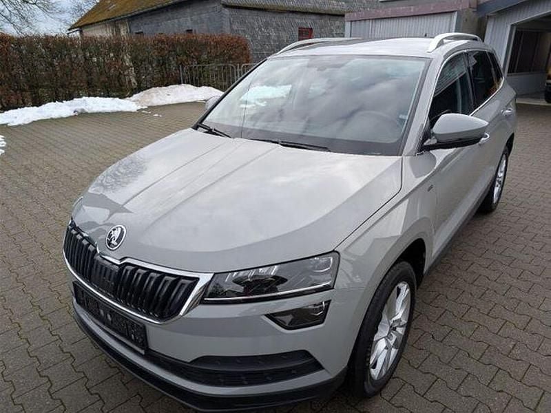 Steelgrau Gebraucht 2021 Skoda Karoq Clever SUV | 20.900 € (Guter Preis) - Bild 1/4