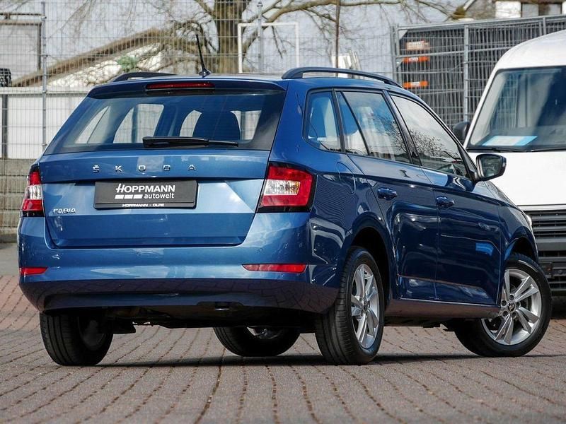 Gebraucht Skoda Fabia Ambition 95 PS (69 kW) 2021 Blau Kombi
