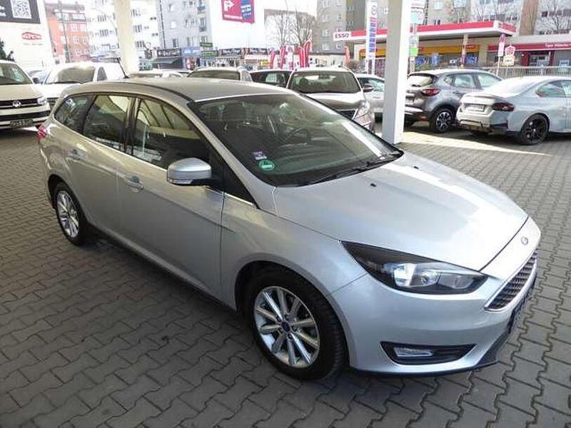 Second-hand Ford Focus Cool & Connect 125 CP (91 kW) 2017 Argintiu Break