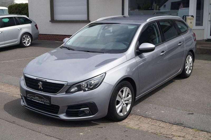Gebraucht Peugeot 308 SW Active 131 PS (96 kW) 2020 Gris artense Kombi