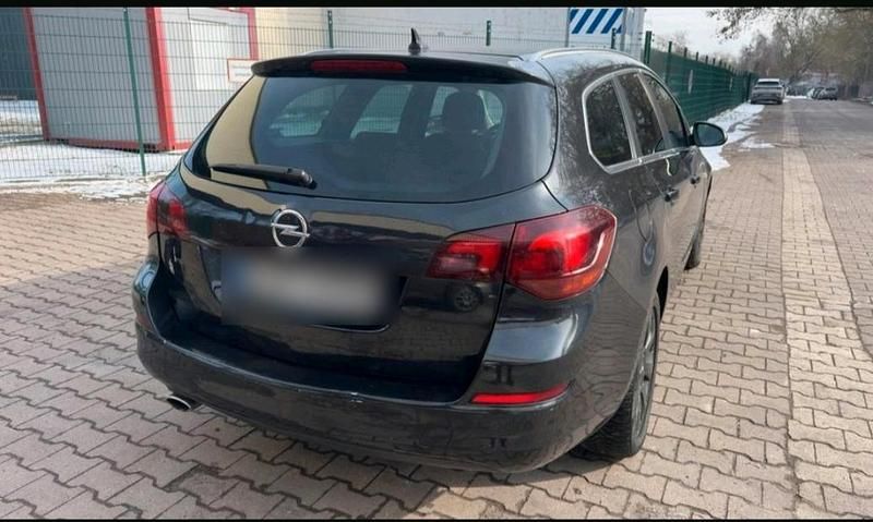 Gebraucht Opel Astra 160 PS (117 kW) 2012 Schwarz Kombi