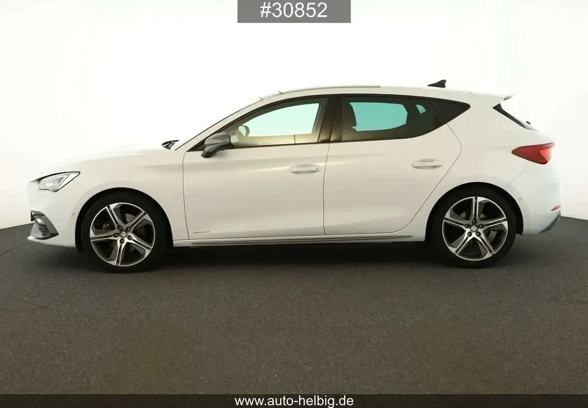 Gebraucht Seat Leon Beats 190 PS (139 kW) 2023 Nevada white metallic Limousine