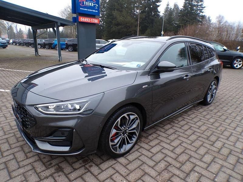 Gebraucht Ford Focus ST-Line X 155 PS (114 kW) 2025 Grau Limousine