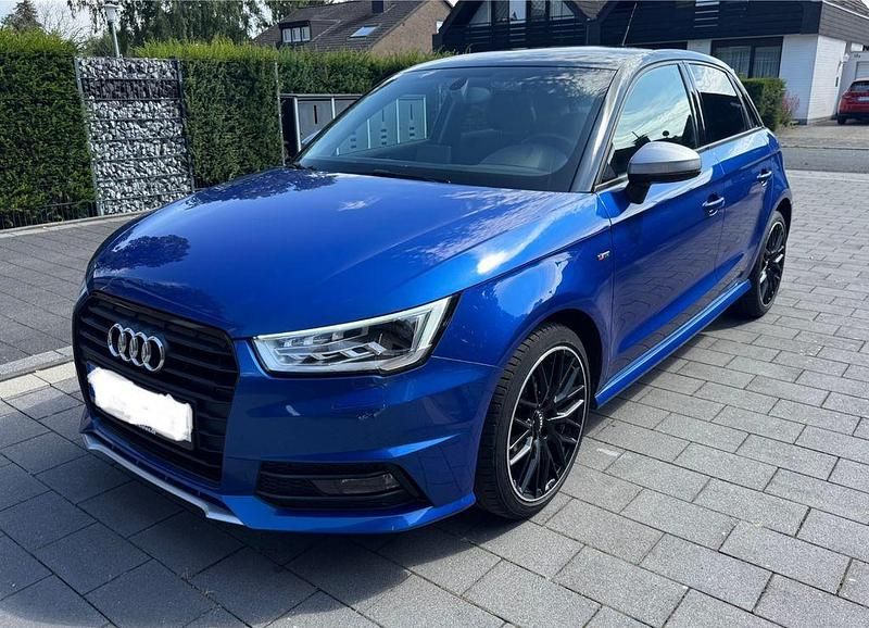 Blau Gebraucht 2018 Audi A1 Sportback S-Line Kleinwagen | 12.879 € (Superpreis) - Bild 1/4