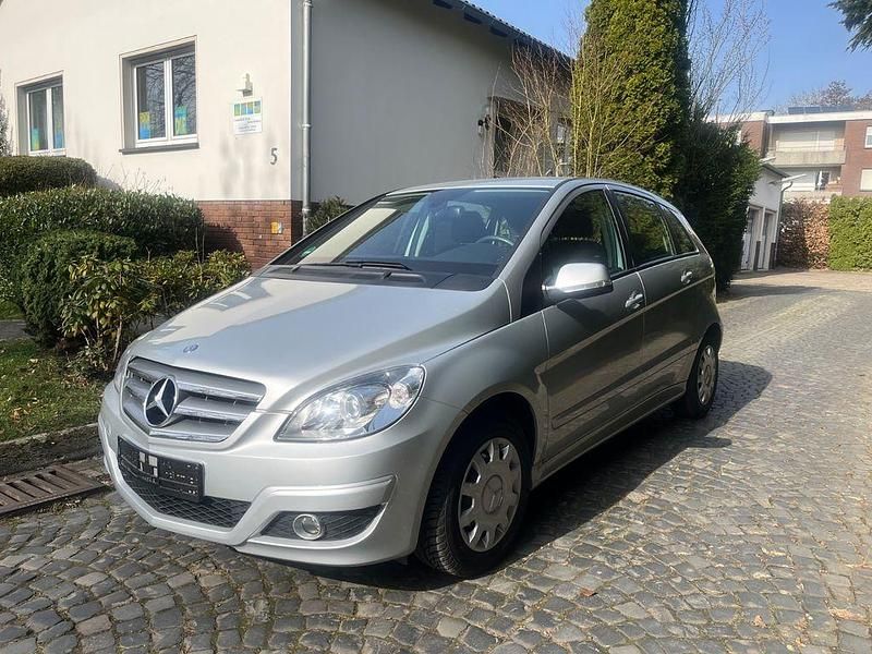Gebraucht Mercedes B170 116 PS (85 kW) 2008 Silber Van / Kleinbus