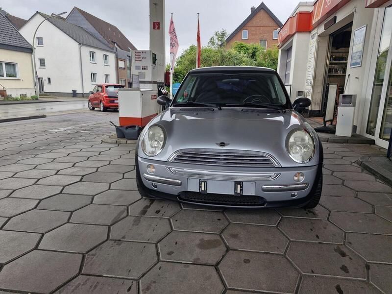 Grau Gebraucht 2005 Mini ONE Kleinwagen | 3.300 € (Fairer Preis) - Bild 1/4