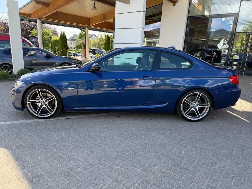 Gebraucht BMW 325 Shadowline 204 PS (150 kW) 2011 Blau Coupé