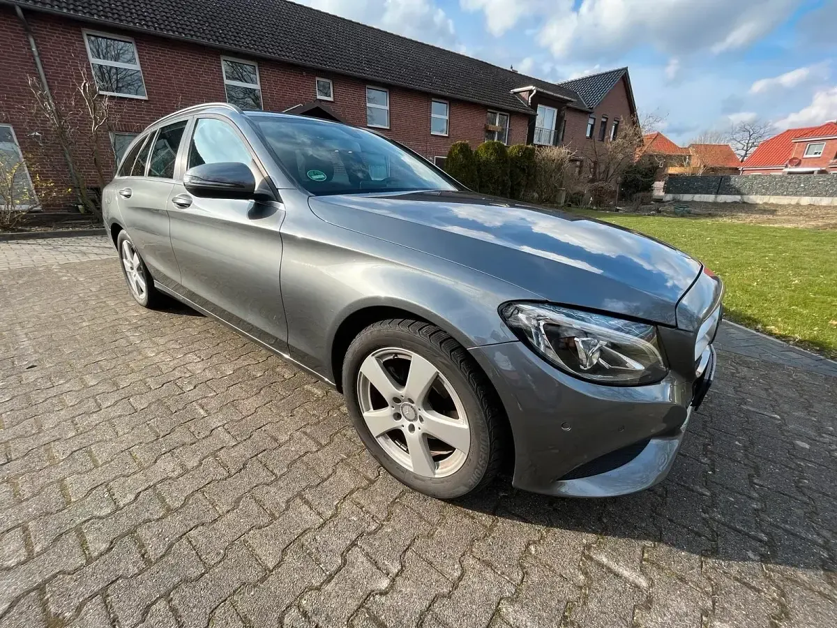Gebraucht Mercedes C180 116 PS (85 kW) 2017 Grau Kombi