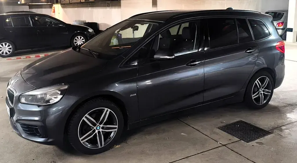 Gebraucht BMW 218 Sport Line 150 PS (110 kW) 2016 Grau Van / Kleinbus