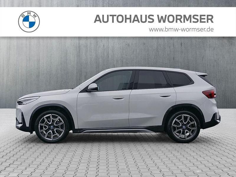 Gebraucht BMW iX1 xLine 230 kW (313 PS) 2023 Weiß SUV