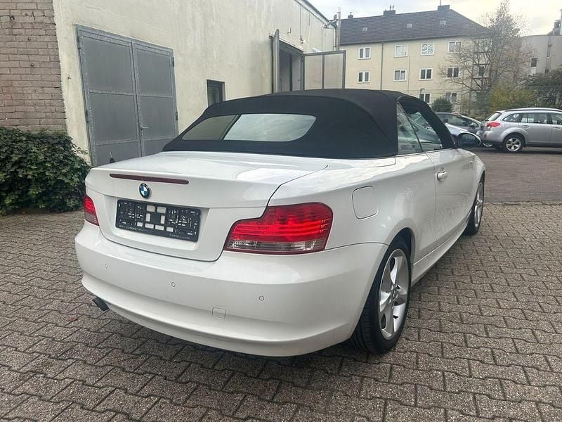 Gebraucht BMW 118 Cabriolet 143 PS (105 kW) 2009 Alpinweiss iii Cabrio
