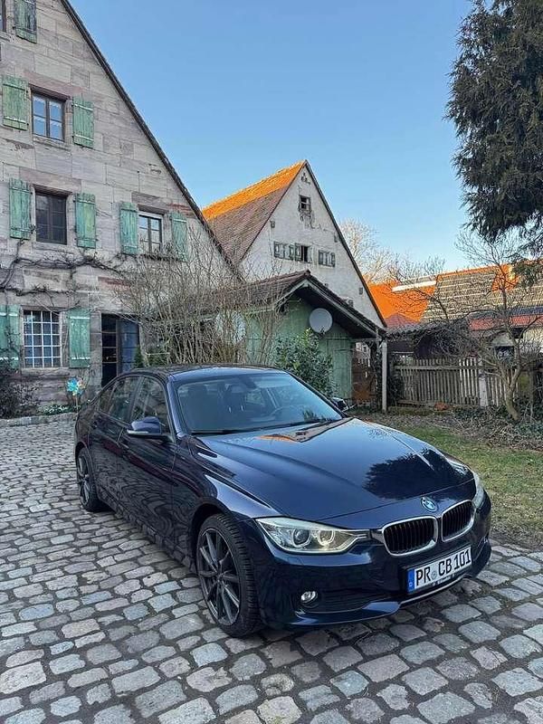 Gebraucht BMW 320 184 PS (135 kW) 2013 Limousine